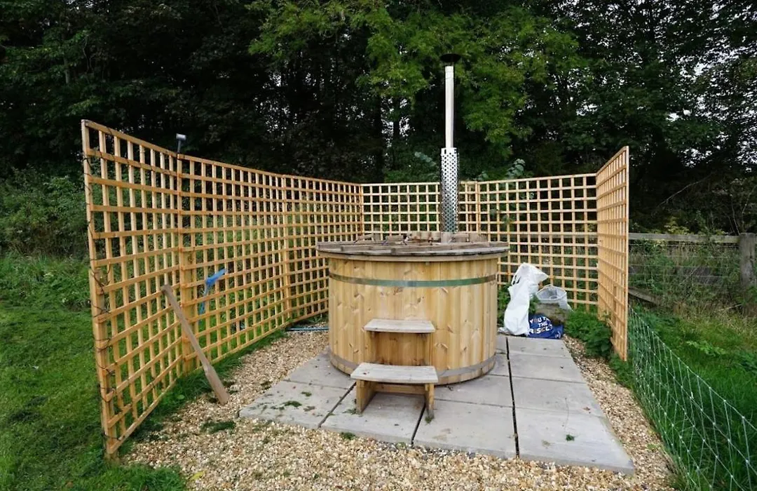 Unique Off- Grid Beehive Pod At Westcote Glamping-1